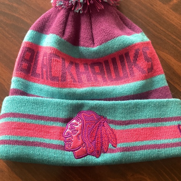 NWOT Neon Barbie Pink Vibes Barbiecore Nhl Chicago Blackhawks Hockey Beanie Fluf - Picture 2 of 3
